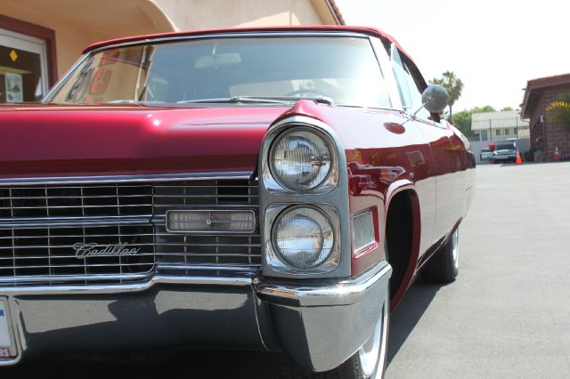 Cadillac Cpe Deville 1966 photo 36