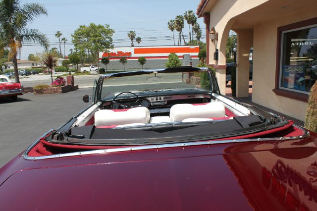 Cadillac Cpe Deville 1966 photo 37