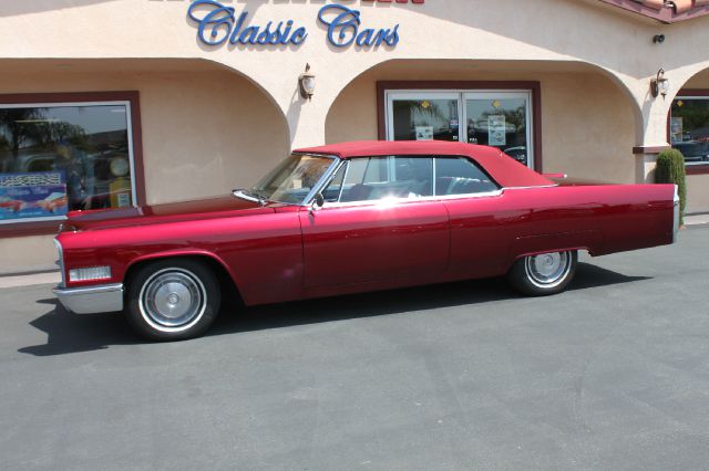 Cadillac Cpe Deville 1966 photo 40