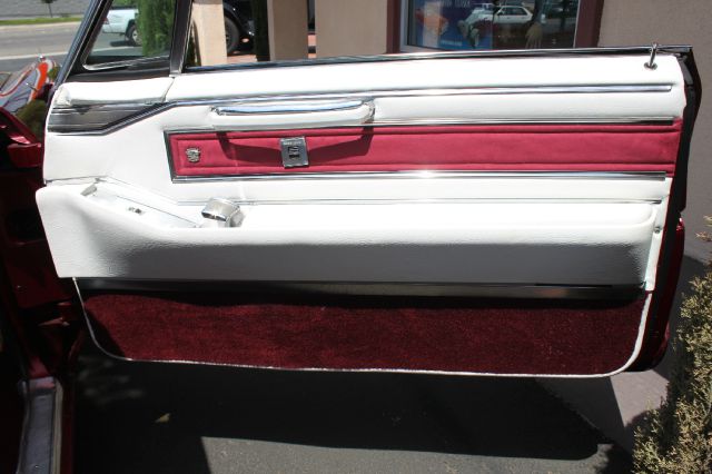 Cadillac Cpe Deville 1966 photo 46