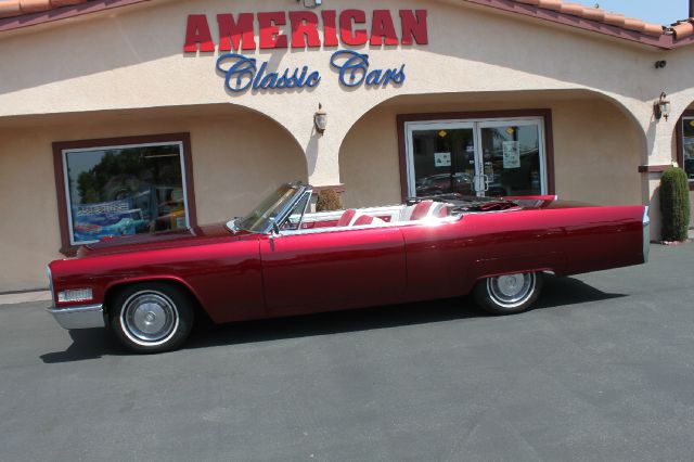 Cadillac Cpe Deville 1966 photo 5