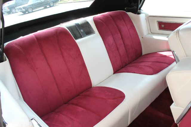 Cadillac Cpe Deville 1966 photo 51