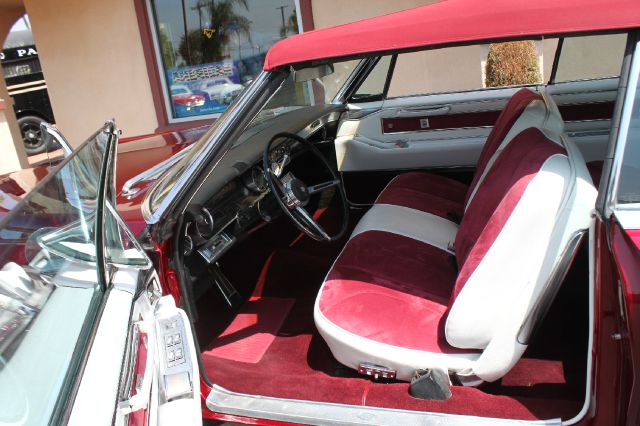 Cadillac Cpe Deville 1966 photo 54