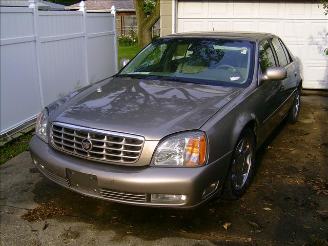 Cadillac DTS 2001 photo 1