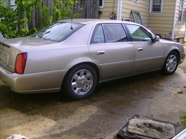 Cadillac DTS 2001 photo 2