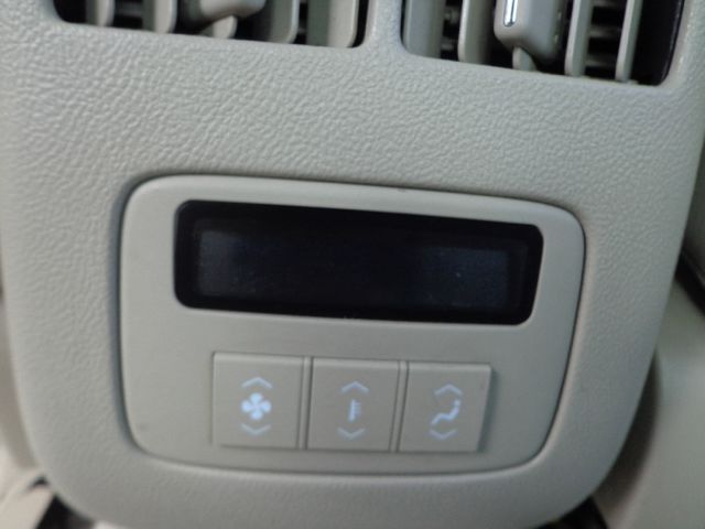 Cadillac DTS 2006 photo 14