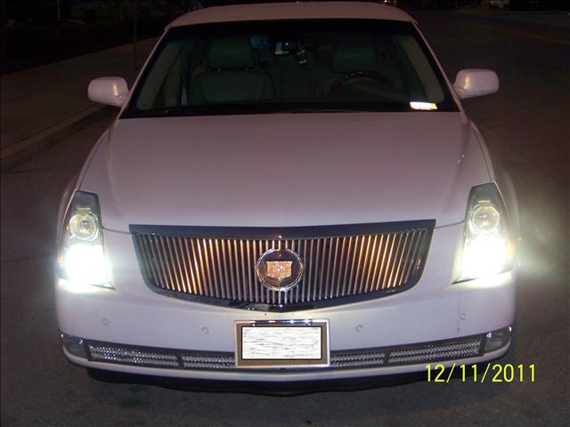Cadillac DTS Platinum Pickup 4D 5 1/2 Ft Sedan