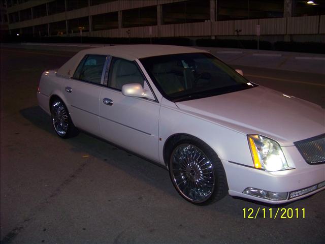 Cadillac DTS 2006 photo 1