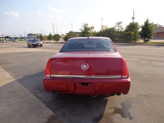 Cadillac DTS 2006 photo 1