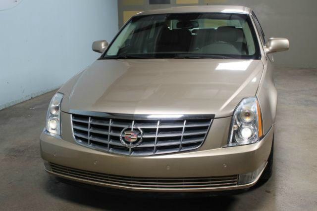 Cadillac DTS 2006 photo 1