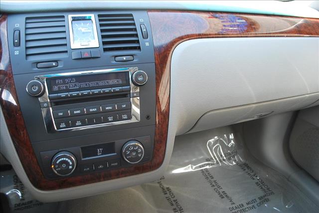 Cadillac DTS 2006 photo 23