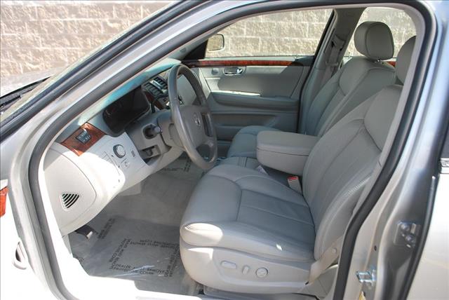 Cadillac DTS 2006 photo 30