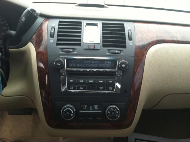 Cadillac DTS 2006 photo 2