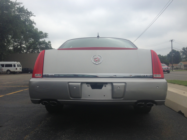 Cadillac DTS 2006 photo 1