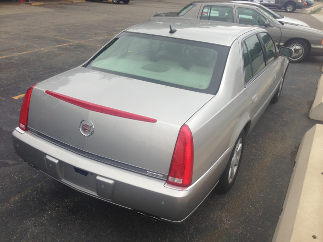 Cadillac DTS 2006 photo 2
