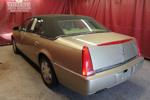 Cadillac DTS 2006 photo 10