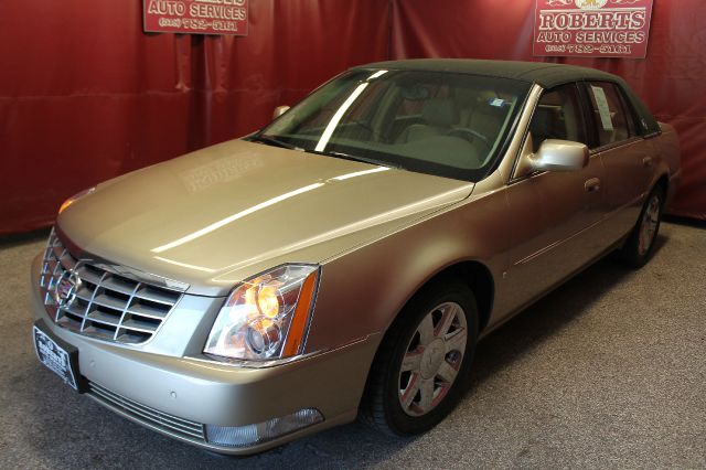 Cadillac DTS 2006 photo 13
