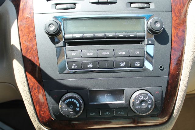 Cadillac DTS 2006 photo 14