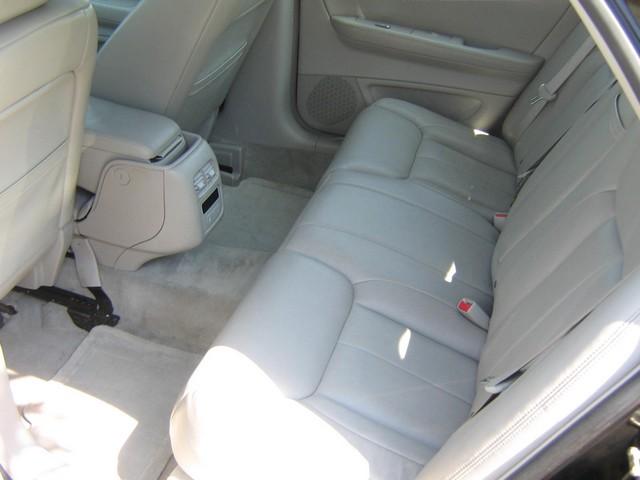 Cadillac DTS Base Sedan