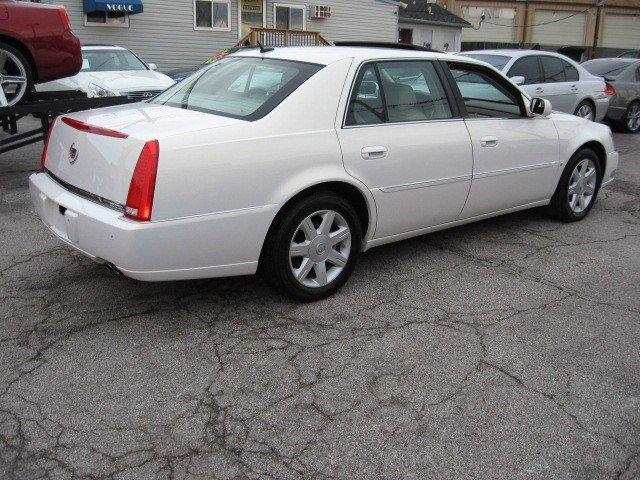 Cadillac DTS 2006 photo 3