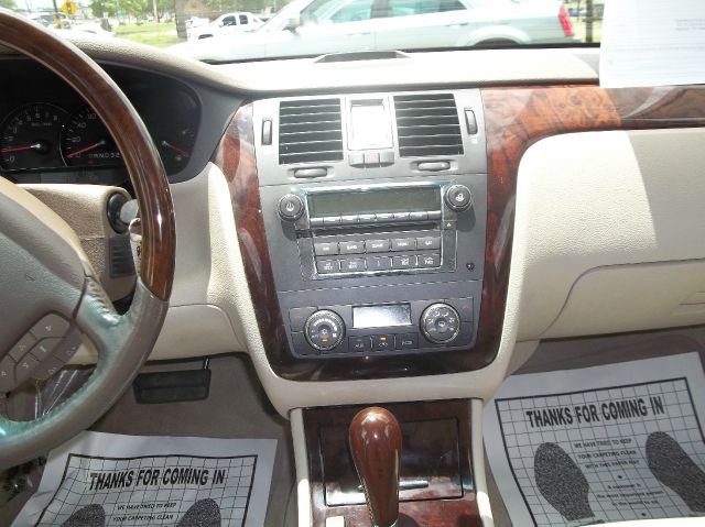 Cadillac DTS 2006 photo 17
