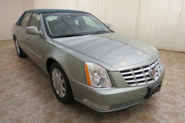 Cadillac DTS 2006 photo 2