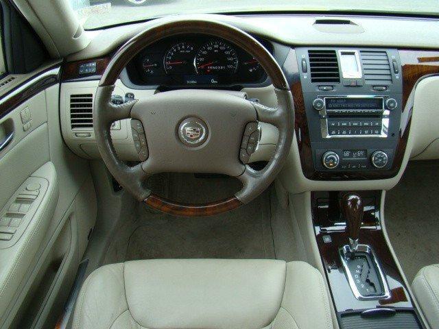 Cadillac DTS 2006 photo 3