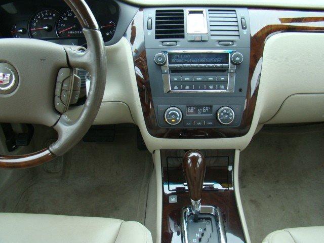 Cadillac DTS 2006 photo 4