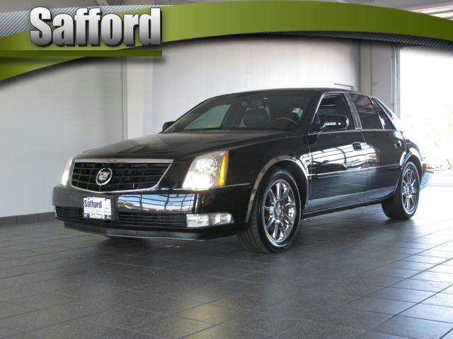 Cadillac DTS XLT Pickup 4D 5 1/2 Ft Sedan
