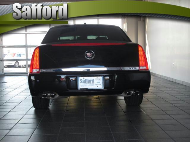 Cadillac DTS 2006 photo 3