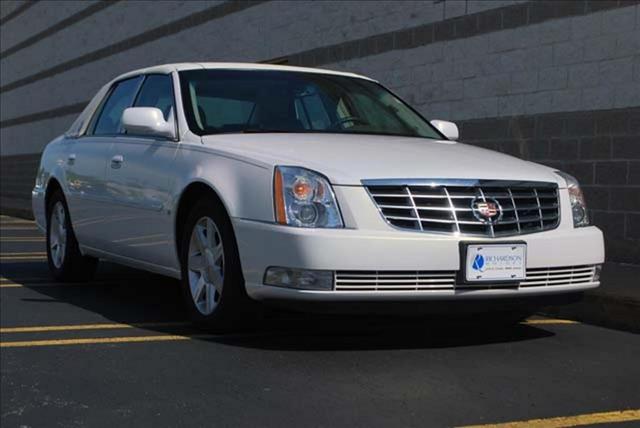 Cadillac DTS 2006 photo 2