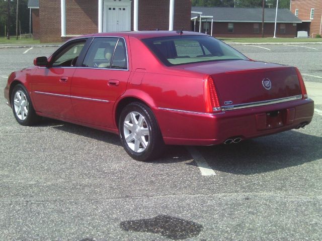Cadillac DTS 2006 photo 2