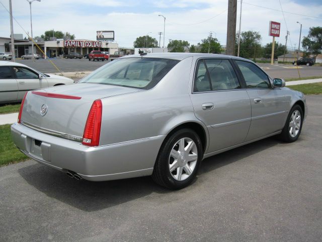 Cadillac DTS 2006 photo 3