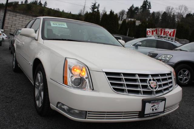 Cadillac DTS XLT Pickup 4D 5 1/2 Ft Sedan