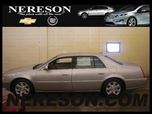 Cadillac DTS Unknown Sedan