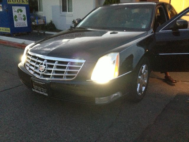 Cadillac DTS 2006 photo 2