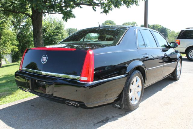 Cadillac DTS 2006 photo 3