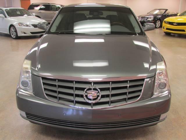 Cadillac DTS 2.7T Sedan 4D Sedan