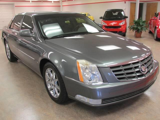Cadillac DTS 2006 photo 1