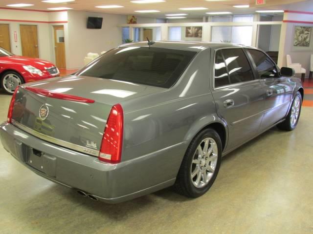 Cadillac DTS 2006 photo 3