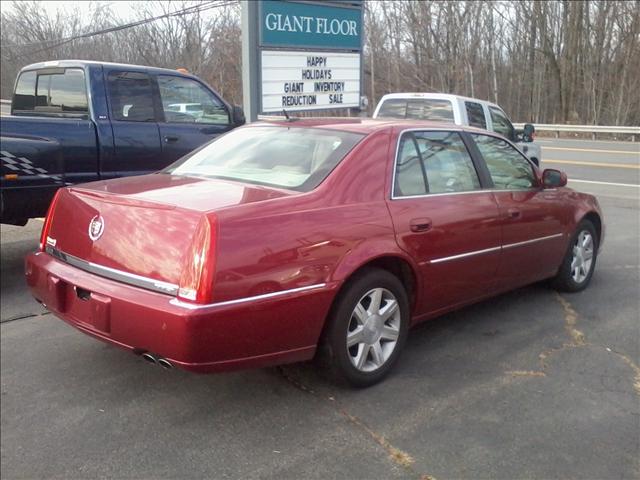 Cadillac DTS 2006 photo 2