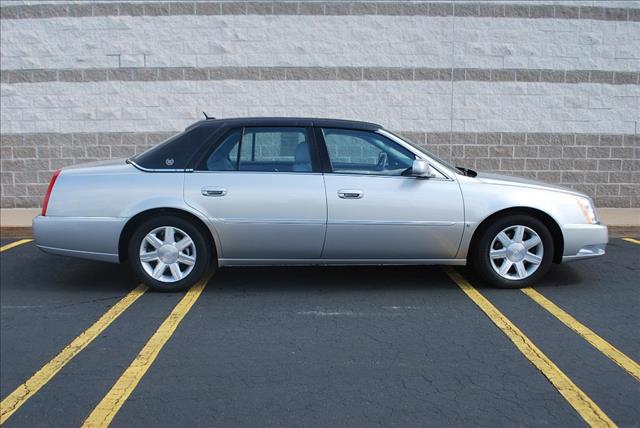 Cadillac DTS 2006 photo 1