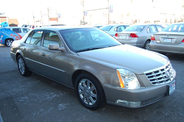 Cadillac DTS 3.5tl W/tech Pkg Sedan