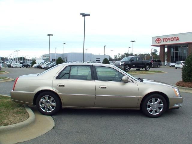 Cadillac DTS 2006 photo 1