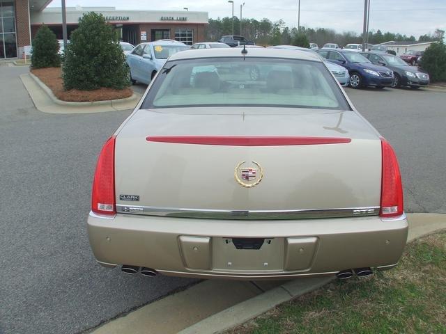 Cadillac DTS 2006 photo 3