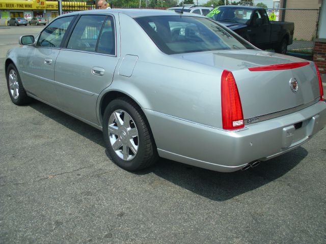 Cadillac DTS 3.5tl W/tech Pkg Sedan