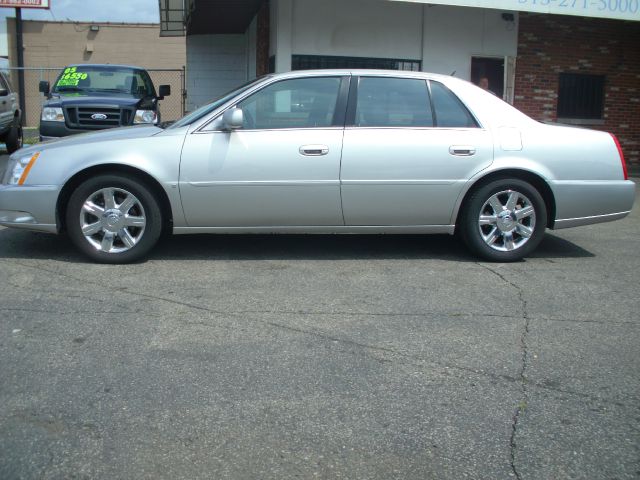 Cadillac DTS 2006 photo 1