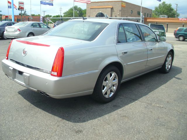 Cadillac DTS 2006 photo 2