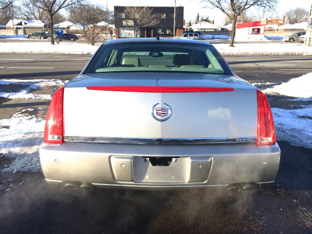 Cadillac DTS 2006 photo 1