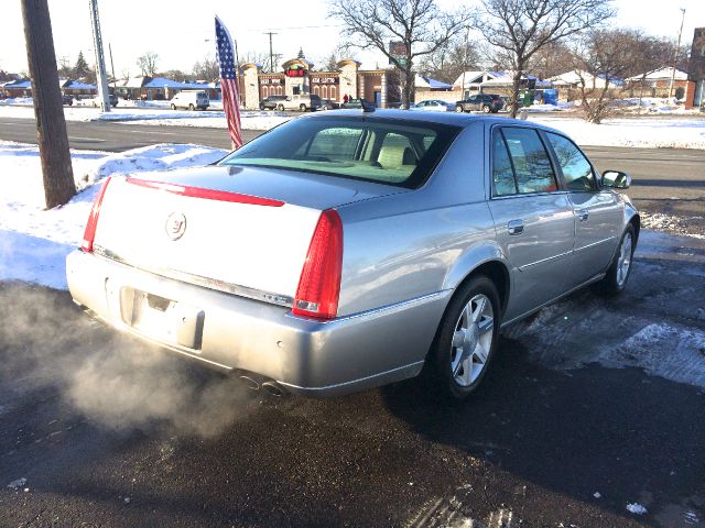 Cadillac DTS 2006 photo 3